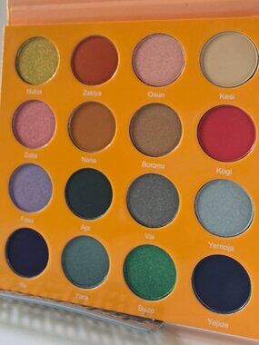 Juvia's Place The Magic Mini eye shadow palette